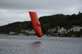 freifallrettungsboot.jpg