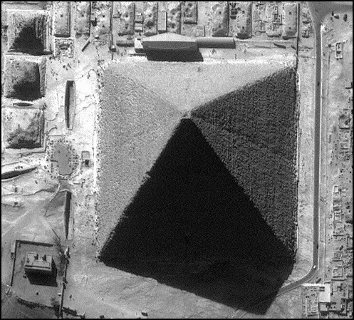 pyramide_knick_2.jpg