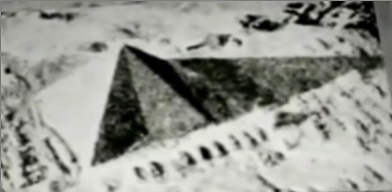 pyramide_knick.jpg